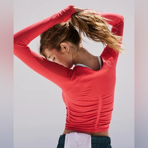 FP MOVEMENT On The Rise Long-Sleeve Layer Top NWT Red Mesh - Picture 3 of 11